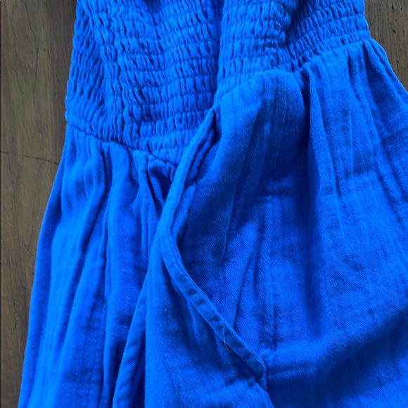 Old Navy Tie-Shoulder Smocked Romper -- 3-inch inseam - Picture 5 of 9